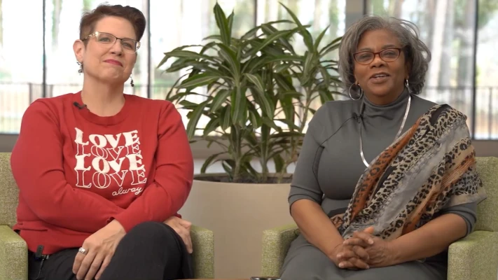 Two women seated during a BrainTalk Live discussion